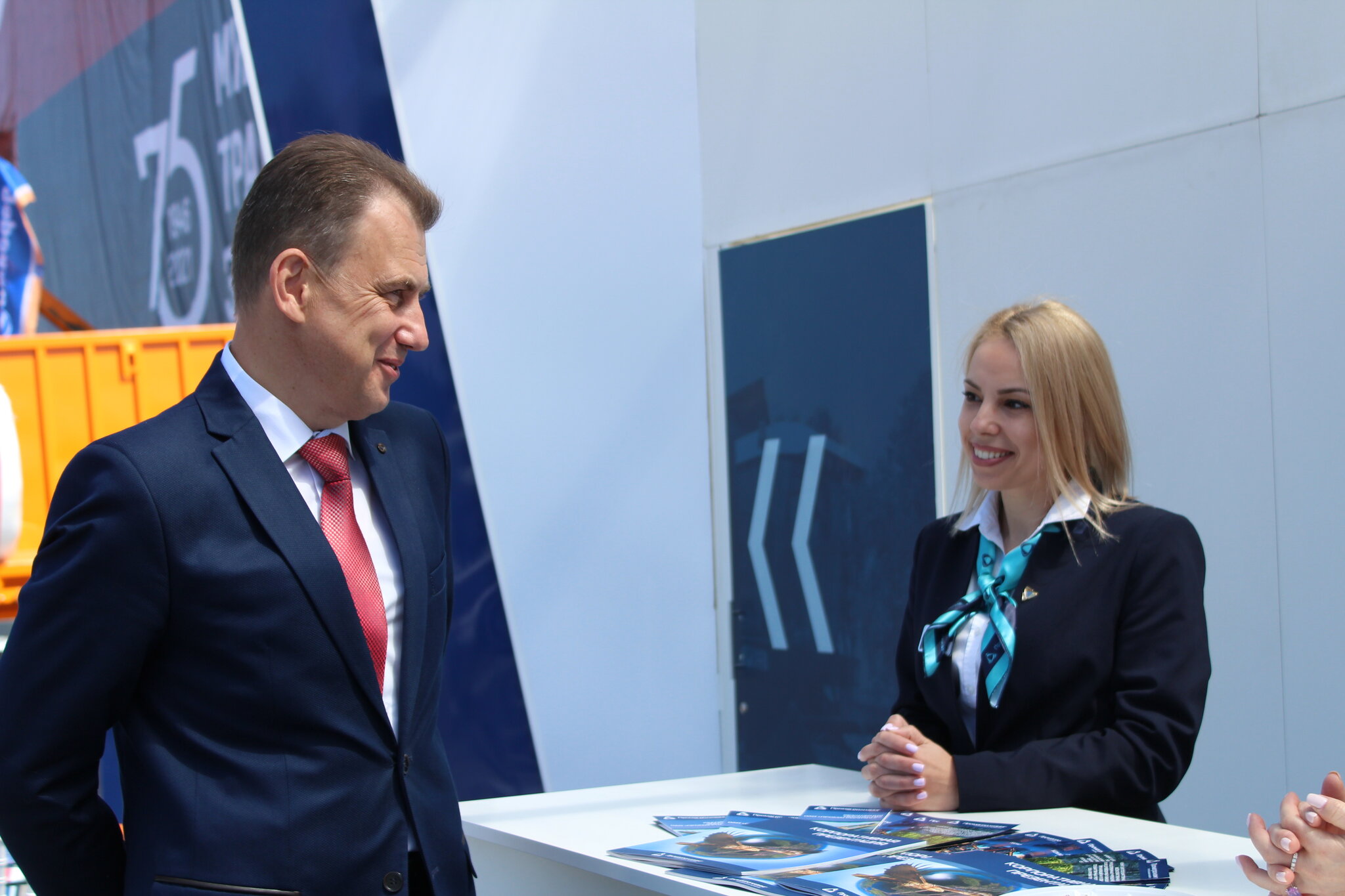 Стенд ОАО «Промагролизинг» посетил Исполнительный директор ОАО «Банк развития Республики Беларусь» М.М.Голуб