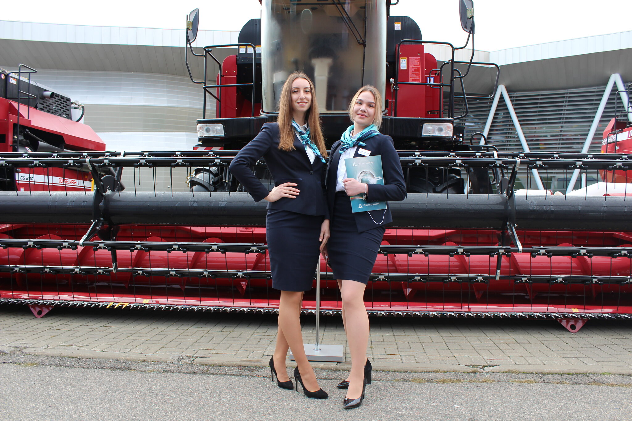 Сотрудники ОАО "Промагролизинг" на выставке